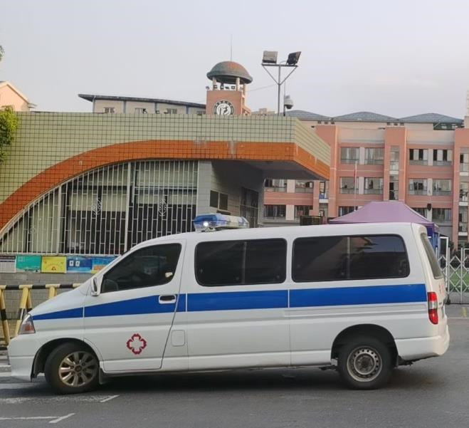 班戈救护车出租护送骨折病人一公里多少钱